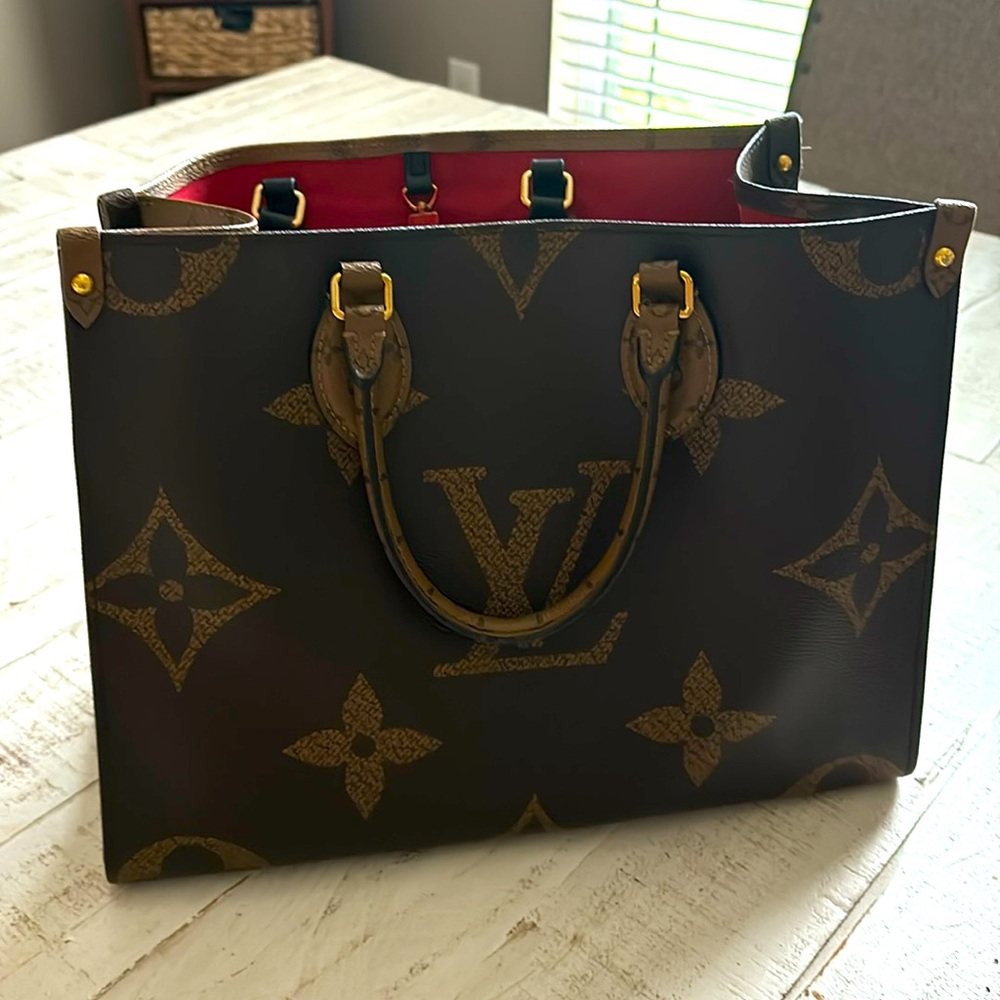 EUC Louis Vuitton OTG On the Go MM Monogram Reverse Bag Tote